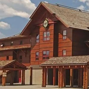 Old Faithful Snow Lodge